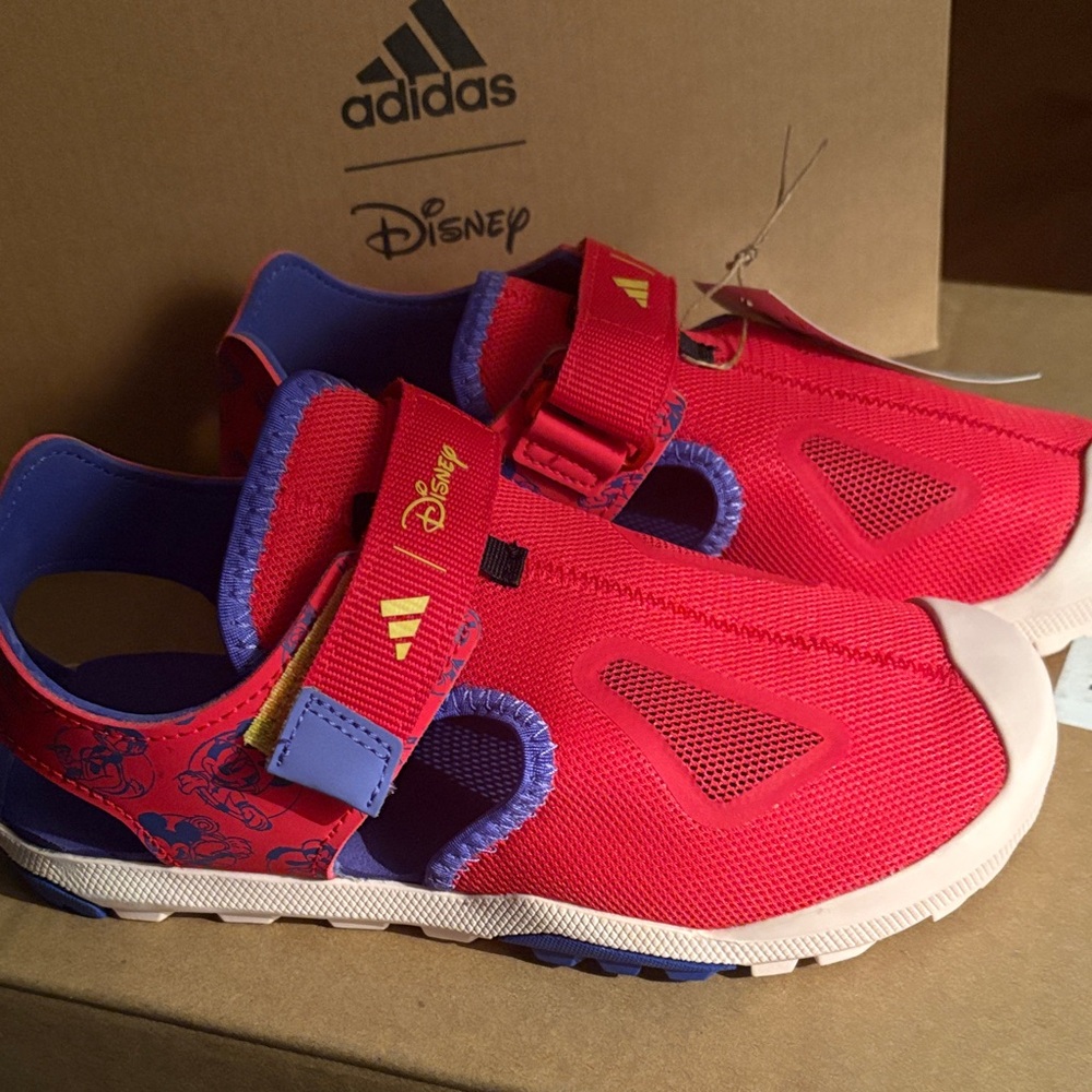 adidas Disney Kids Terrex Captain shoes